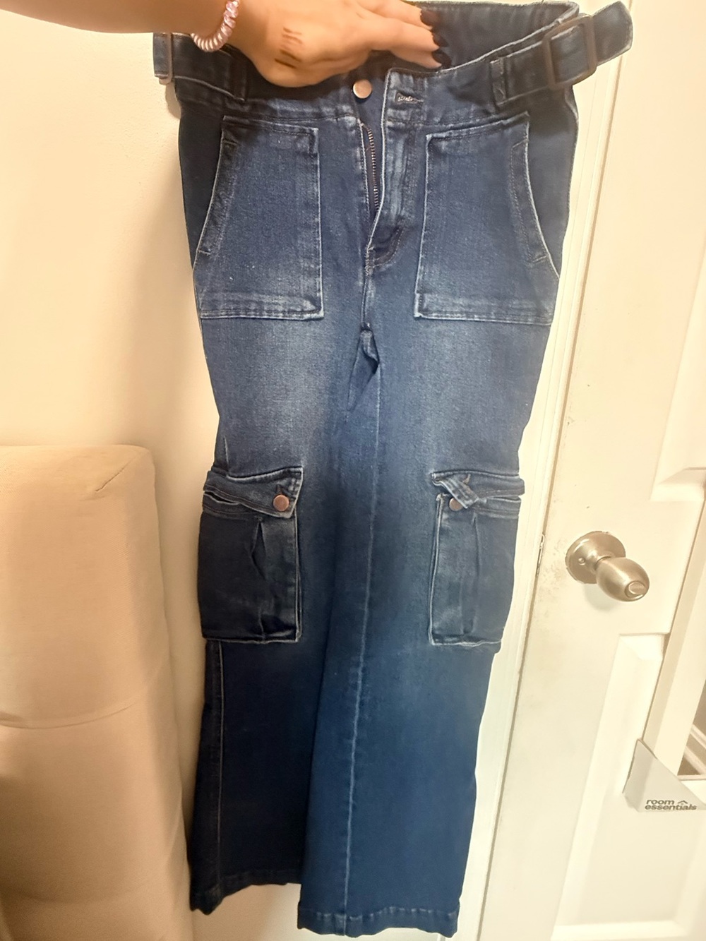 Wide-Leg Women's Cargo Jeans in Dark Blue